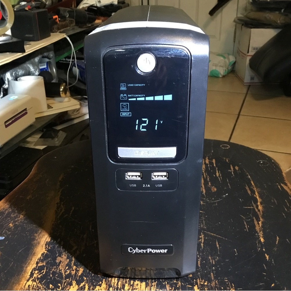 CyberPower Black battery backup for electronics devices 1350VA 810W